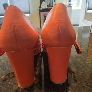 Orange pump